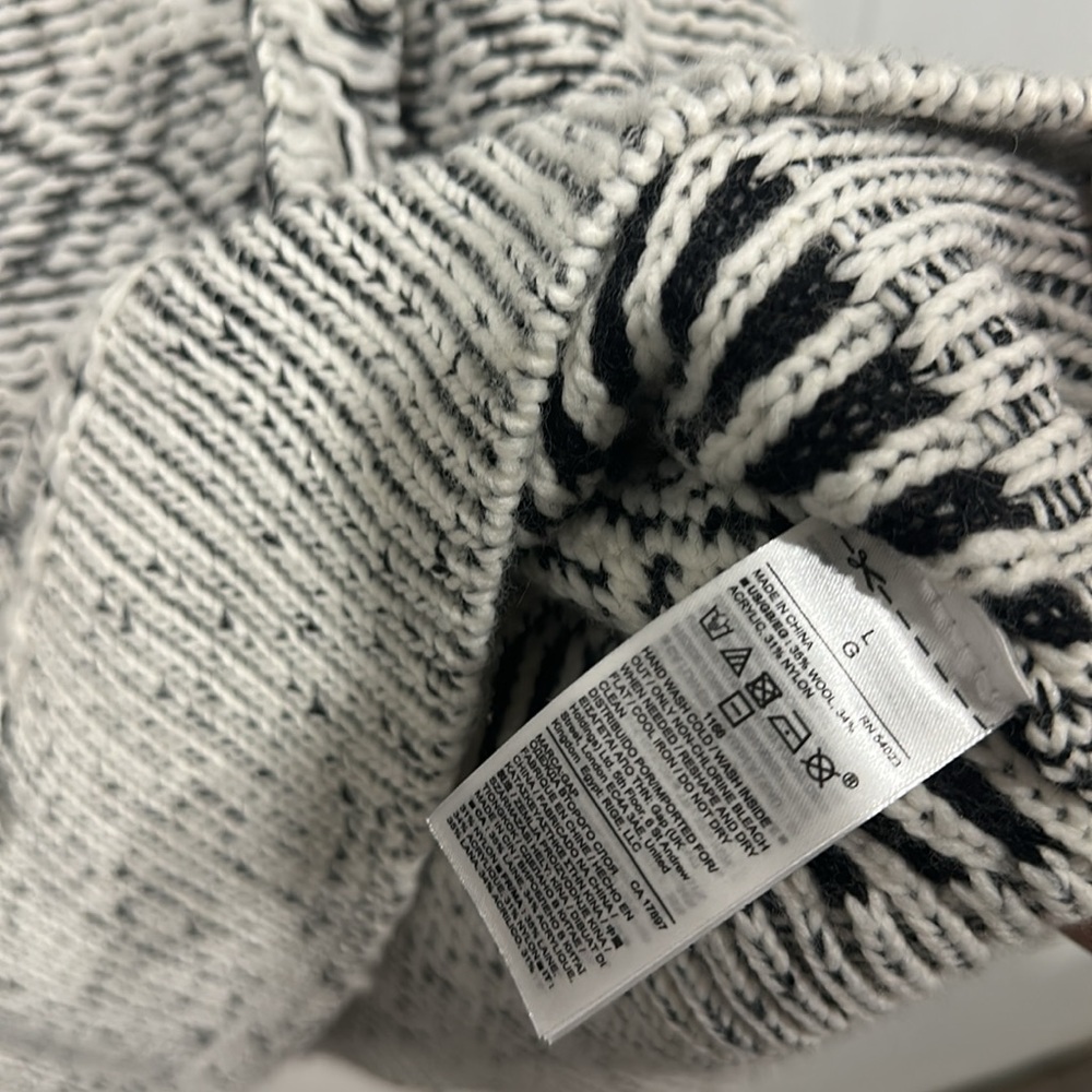 GAP Wool Top - Picture 5 of 5